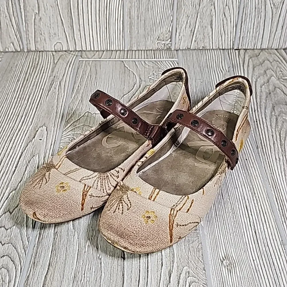 OTBT Brea Mushroom Mary Jane Embroidery Flats Womens Size 6.5 NEW